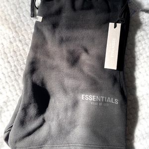FEAR OF GOD BLACK SWEATSHORTS - MEDIUM